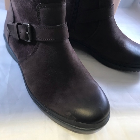 UGG Australia Women’s Thomsen Boot
Size US 6.5, 10 - Picture 6 of 16